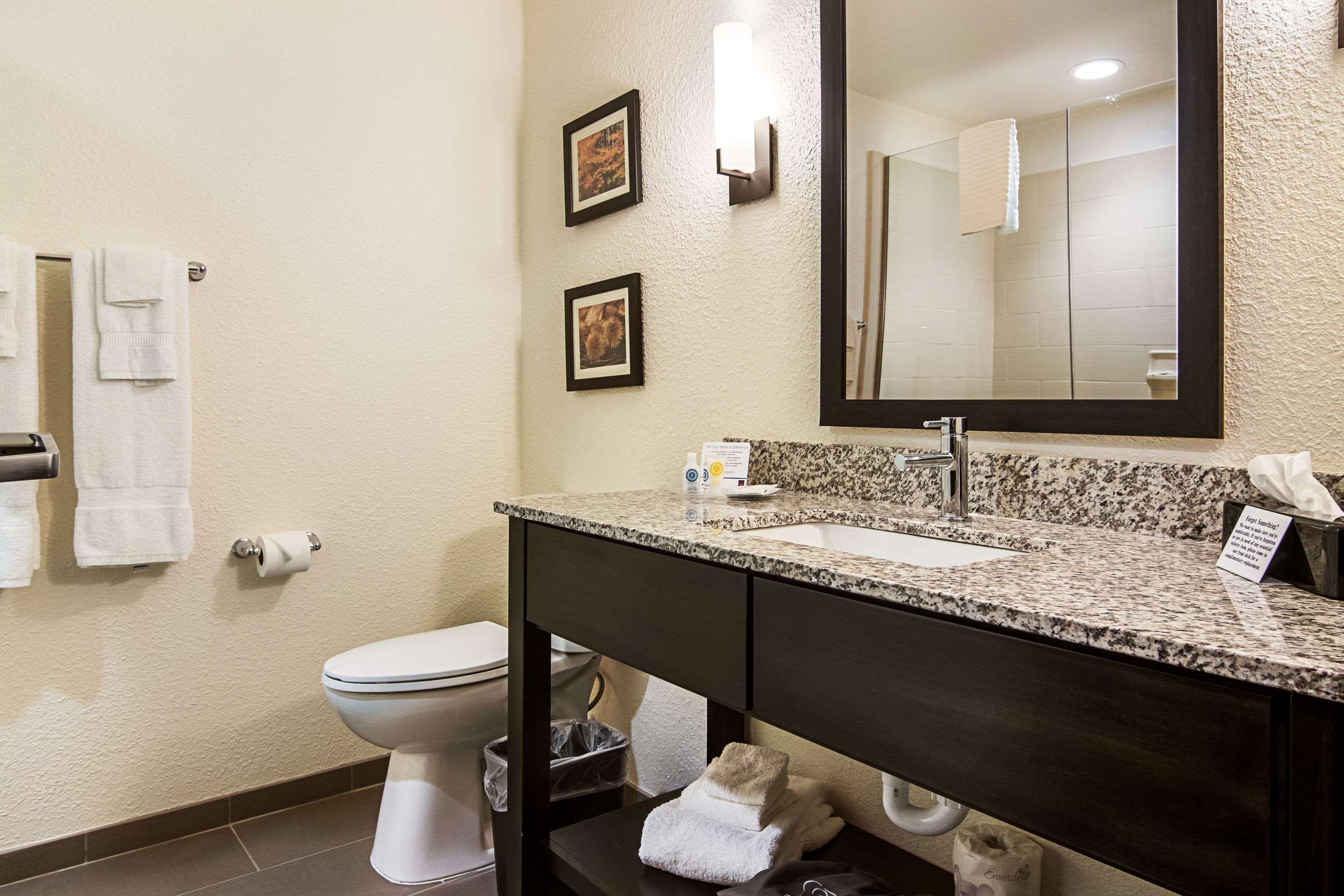 Comfort Suites Wooster Near University Campus Ngoại thất bức ảnh